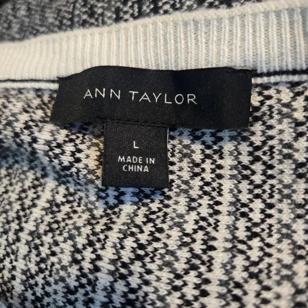 Ann Taylor Loft Dress Size Large Pleated Sweater Black White